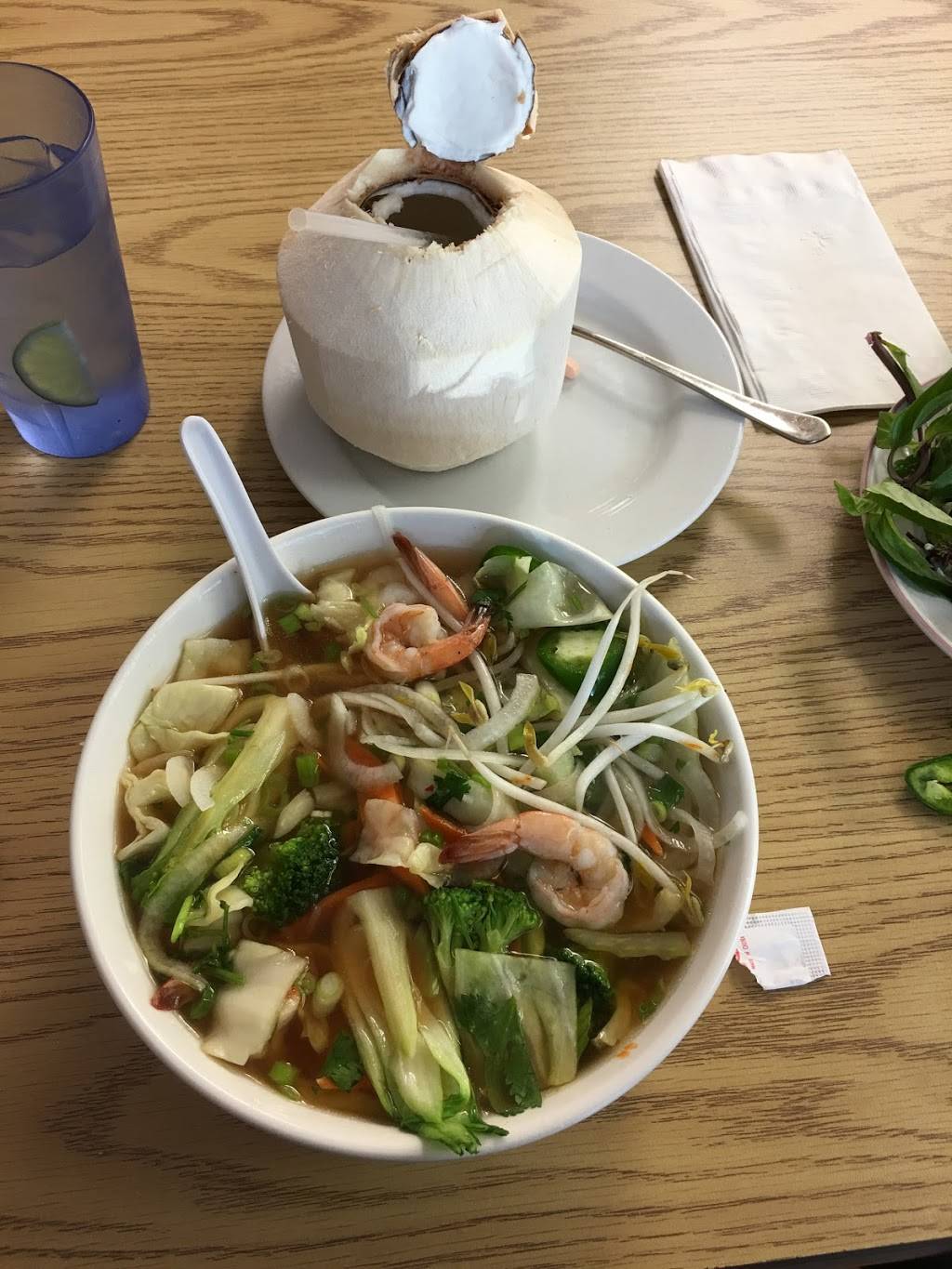 Pho Thanh Long Vietnamese Restaurant | restaurant | 2660 S Maryland Pkwy #21, Las Vegas, NV 89109, USA | 7028624448 OR +1 702-862-4448