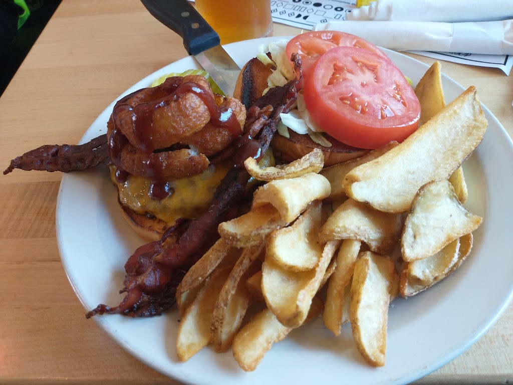 Off The Hook Bar & Grill | restaurant | 3211 S Coast Hwy, Newport, OR 97366, USA | 5418675555 OR +1 541-867-5555