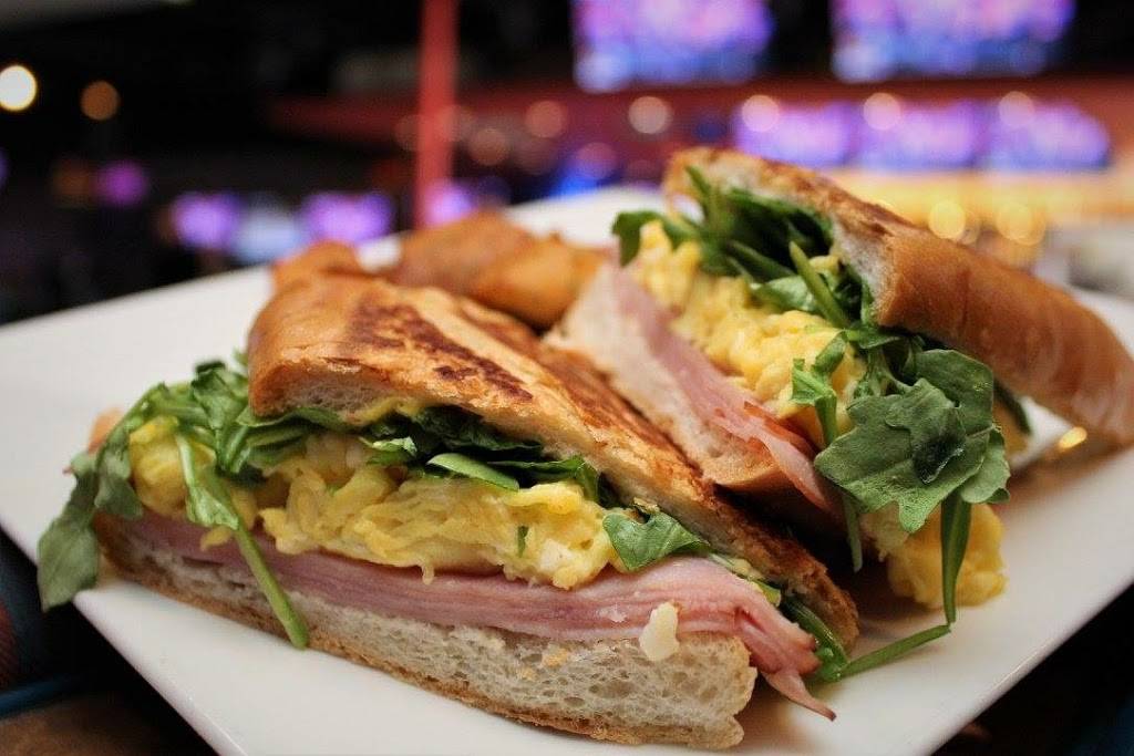 Duckys Sports Lounge | restaurant | 1719 W Kennedy Blvd, Tampa, FL 33606, USA | 8132546160 OR +1 813-254-6160