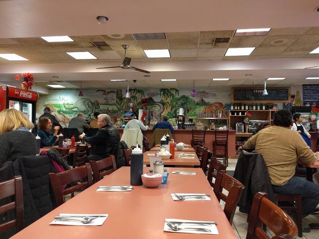 Donnas Restaurant | restaurant | 980 Saratoga St, East Boston, MA 02128, USA | 6175689314 OR +1 617-568-9314