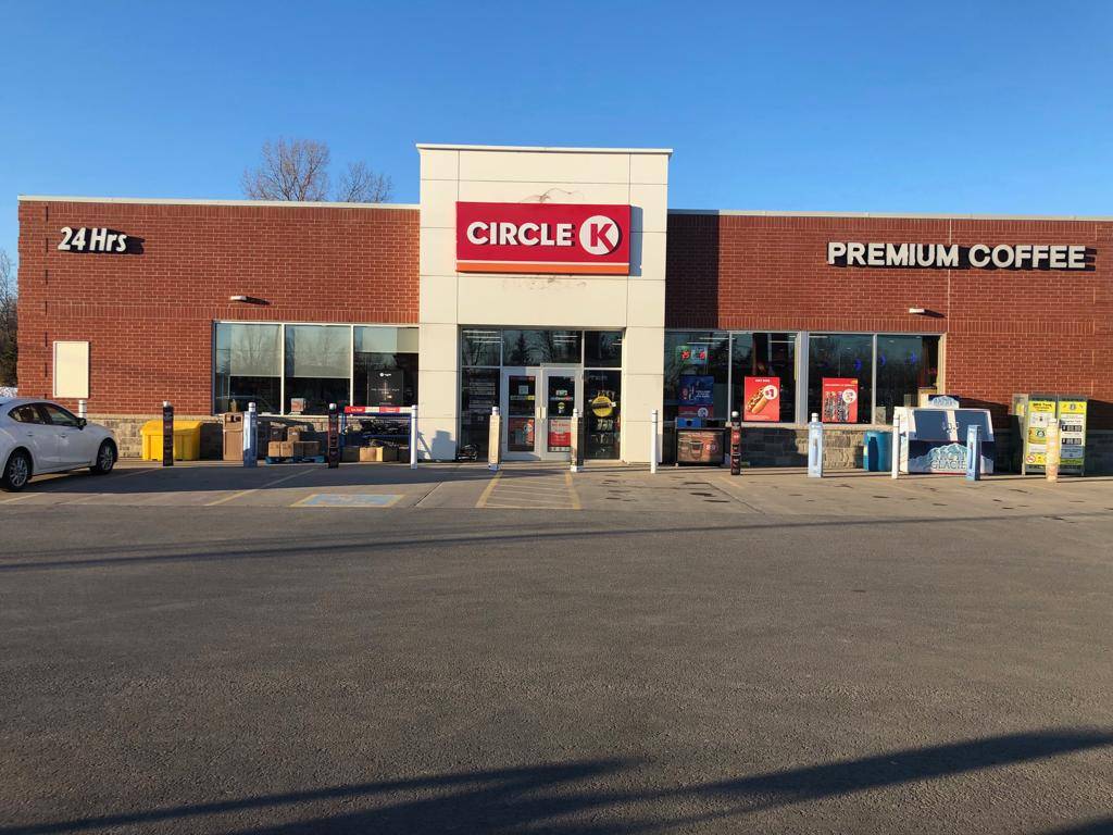 Macs | meal takeaway | 234 Main Street Bath, Bath, ON K0H 1G0, Canada | 6133523650 OR +1 613-352-3650