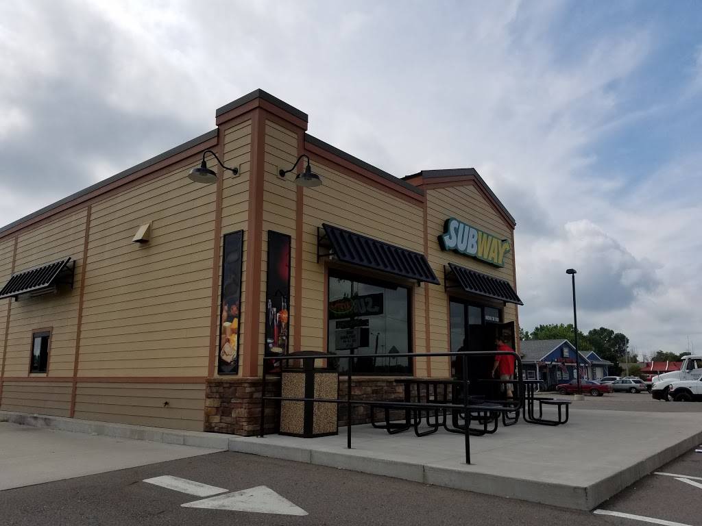 Subway | restaurant | 15452 M-60, Tekonsha, MI 49092, USA | 5177673246 OR +1 517-767-3246
