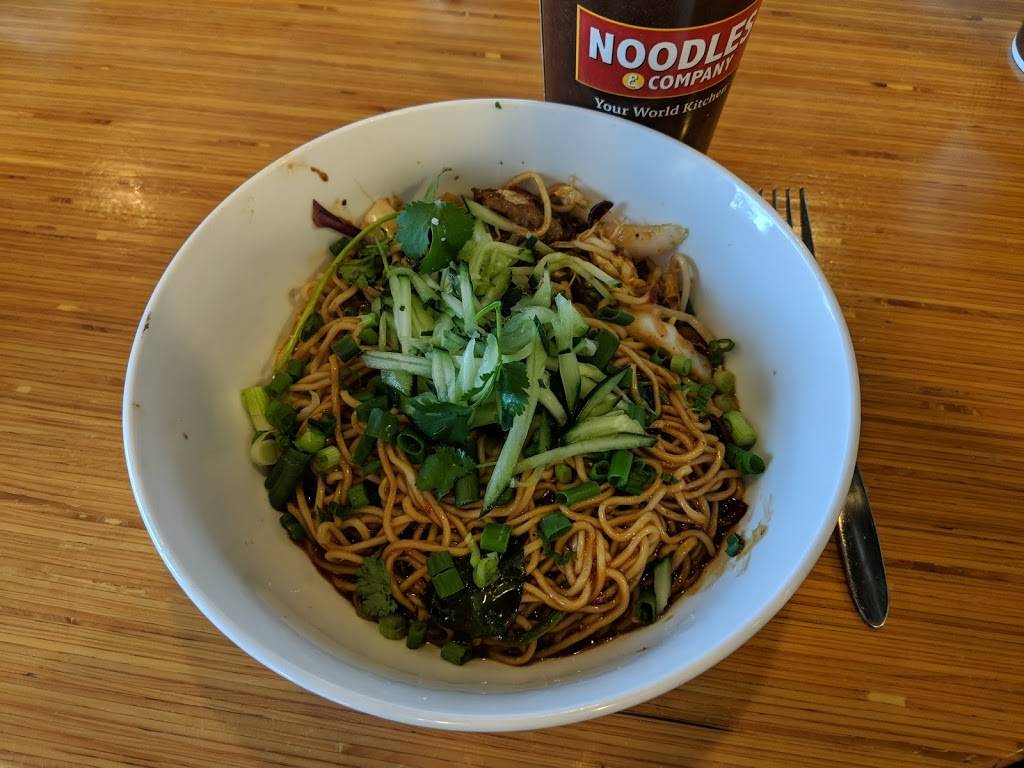Noodles and Company | restaurant | 10925 Olive Blvd, Creve Coeur, MO 63141, USA | 3149978804 OR +1 314-997-8804
