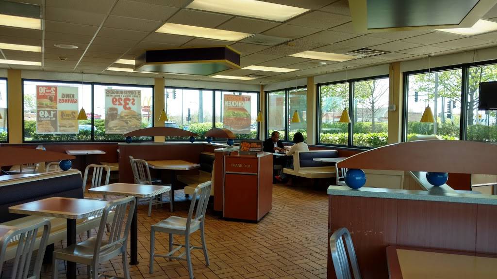 Burger King | restaurant | 630 Meacham Rd, Elk Grove Village, IL 60007, USA | 8479850969 OR +1 847-985-0969