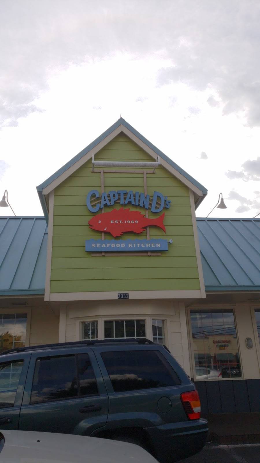 Captain Ds | restaurant | 2032 Montreal Rd, Tucker, GA 30084, USA | 7709383337 OR +1 770-938-3337