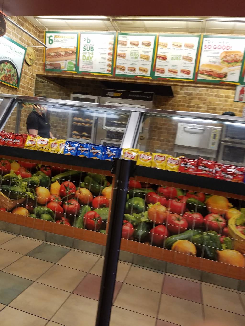 Subway | restaurant | 8558 Old Lee Hwy, Fairfax, VA 22031, USA | 7035606977 OR +1 703-560-6977