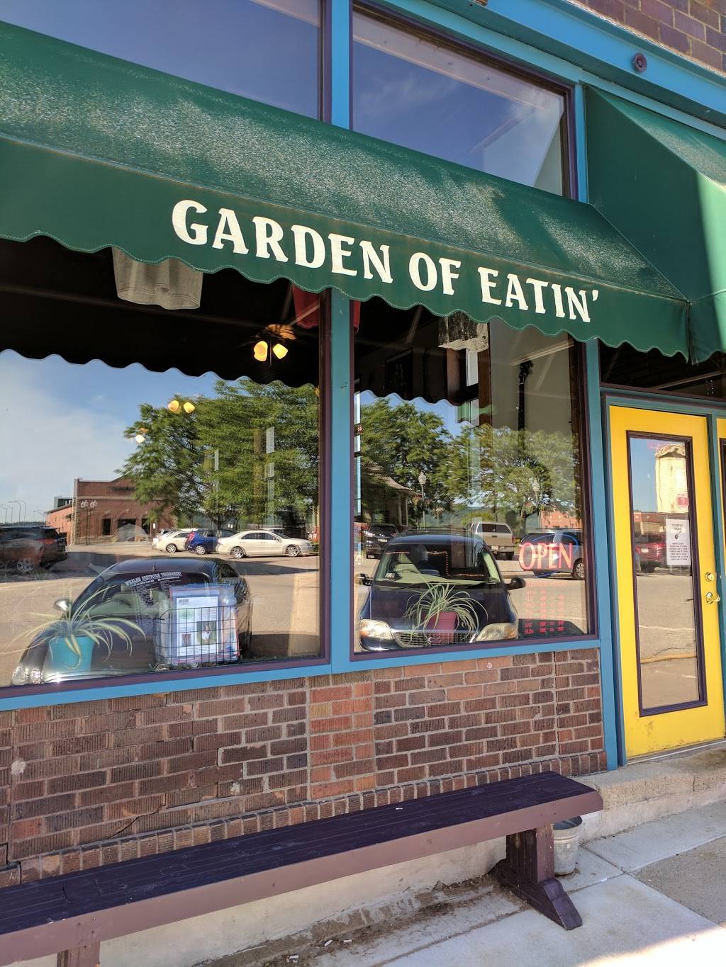 Garden of Eatin | restaurant | 19847 E Gale Ave, Galesville, WI 54630, USA | 6085824366 OR +1 608-582-4366