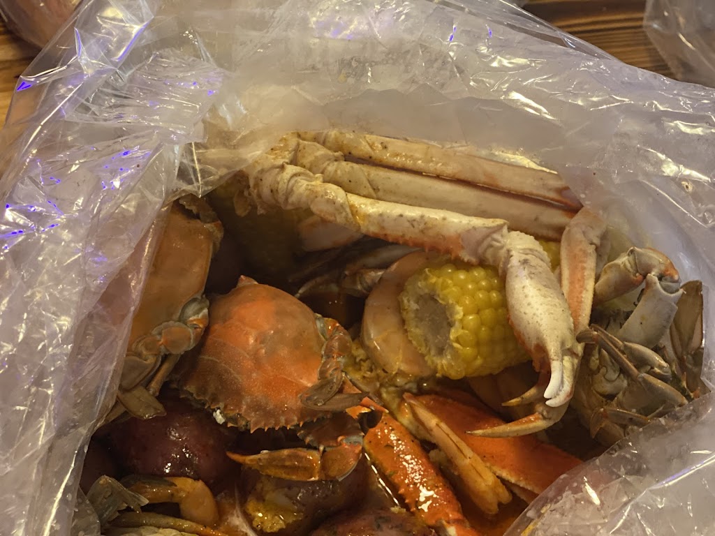 Boil bay Cajun seafood & bar | restaurant | 1321 Carmia Way, North chesterfield, VA 23235, USA | 8046461486 OR +1 804-646-1486