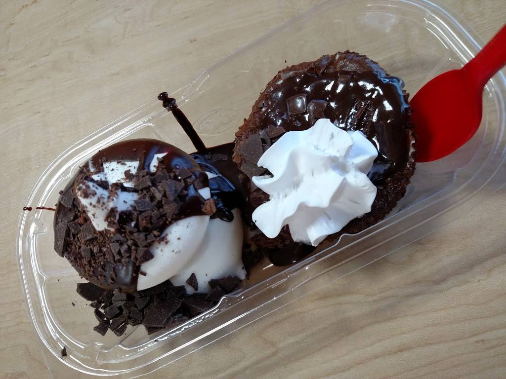 Dairy Queen | restaurant | 400 3rd St, Wellsville, OH 43968, USA | 3305322343 OR +1 330-532-2343