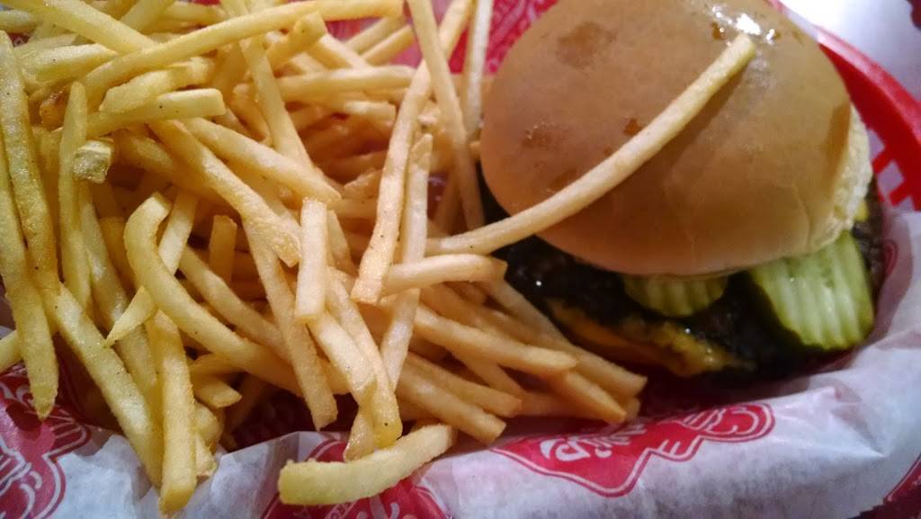 Freddys Frozen Custard & Steakburgers | restaurant | 530 W Shawnee St, Muskogee, OK 74401, USA | 9189139202 OR +1 918-913-9202