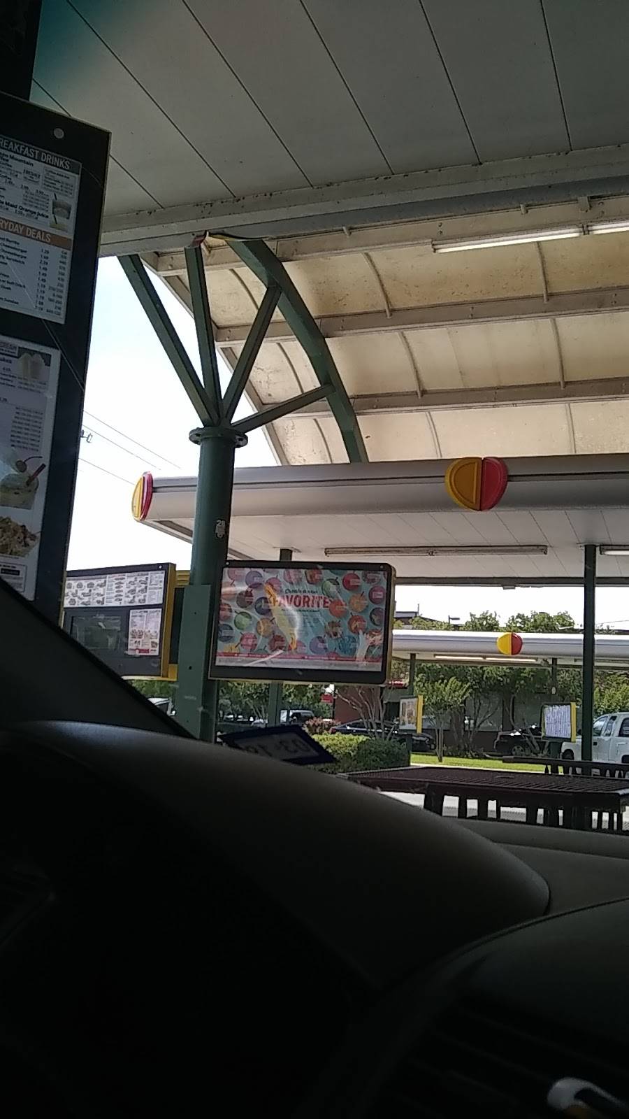 Sonic Drive-In | restaurant | 10101 Broadway St, Pearland, TX 77584, USA | 7134361891 OR +1 713-436-1891