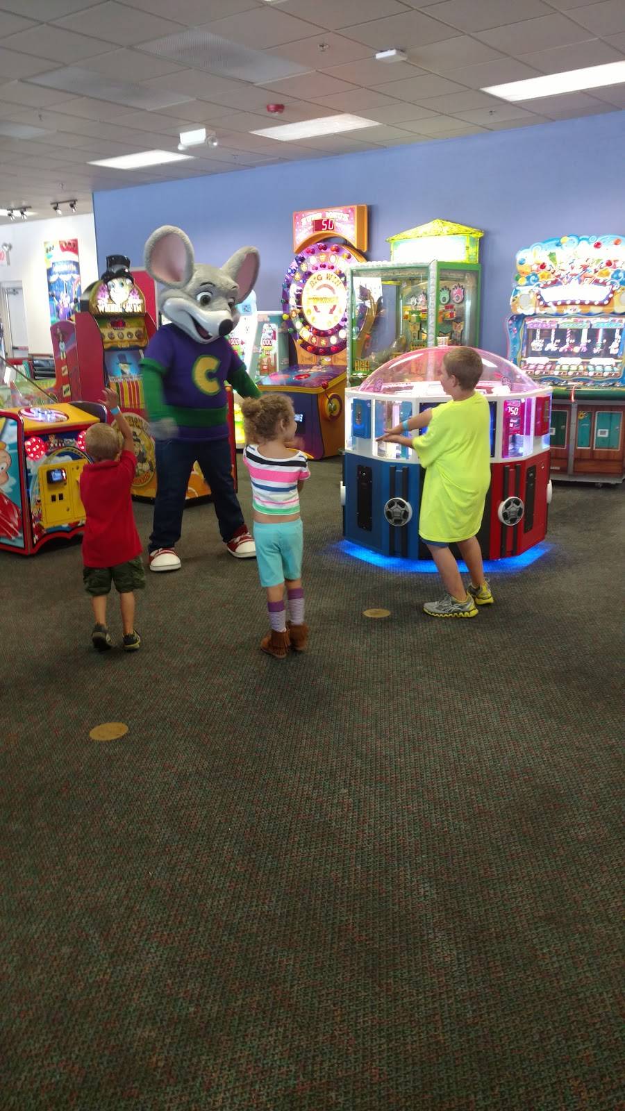 Chuck E. Cheese | restaurant | 559 N Green River Rd, Evansville, IN 47715, USA | 8124730004 OR +1 812-473-0004