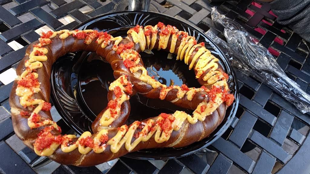 Troubadour Tavern | restaurant | 1313 S Harbor Blvd, Anaheim, CA 92802, USA | 7147813463 OR +1 714-781-3463