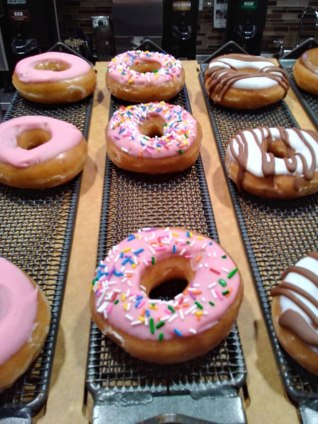 Krispy Kreme | bakery | 9150 S Western Ave, Evergreen Park, IL 60805, USA | 7089077979 OR +1 708-907-7979
