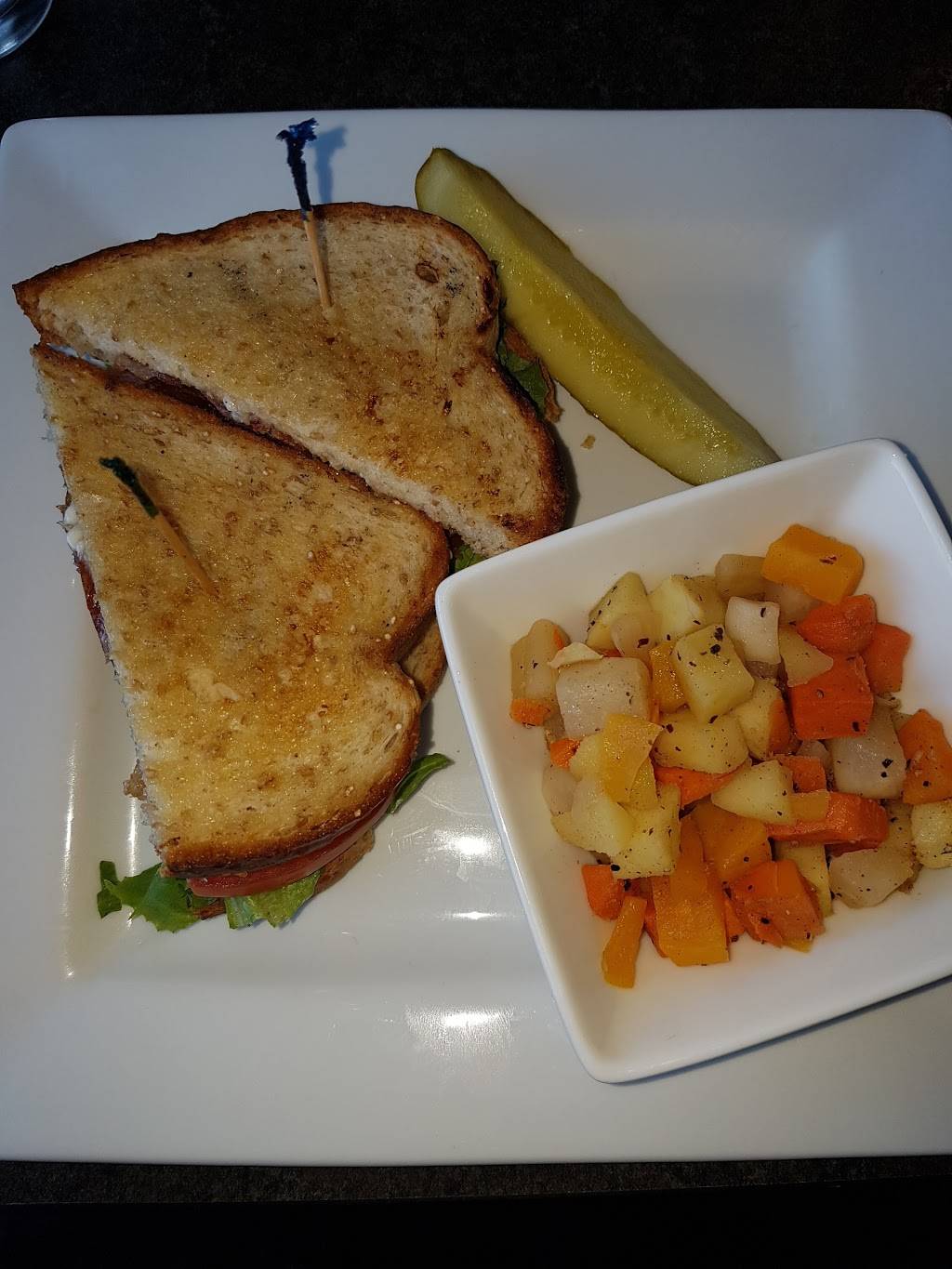 Hug-Hes Cafe | restaurant | 360 E 2600 N, North Ogden, UT 84414, USA | 8016053925 OR +1 801-605-3925