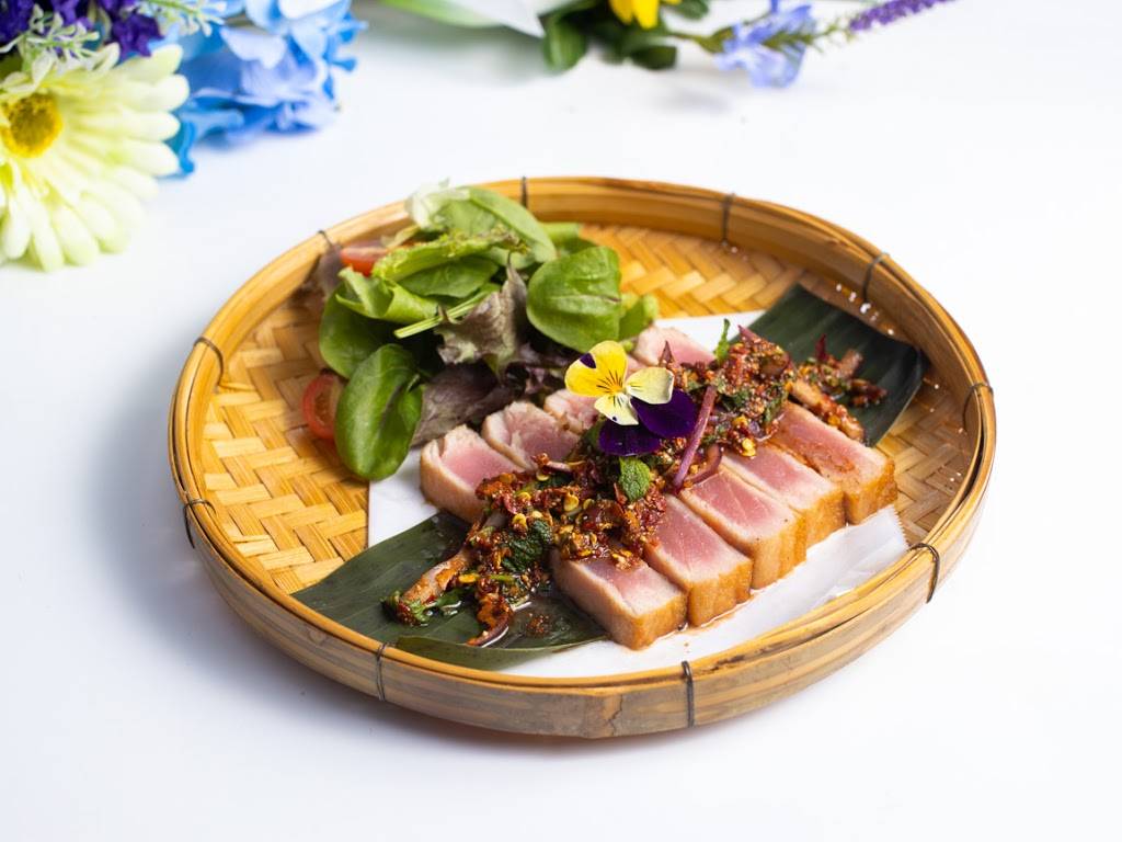 Le Moon Thai Eatery | restaurant | 2380 Lombard St, San Francisco, CA 94123, USA | 4159221599 OR +1 415-922-1599