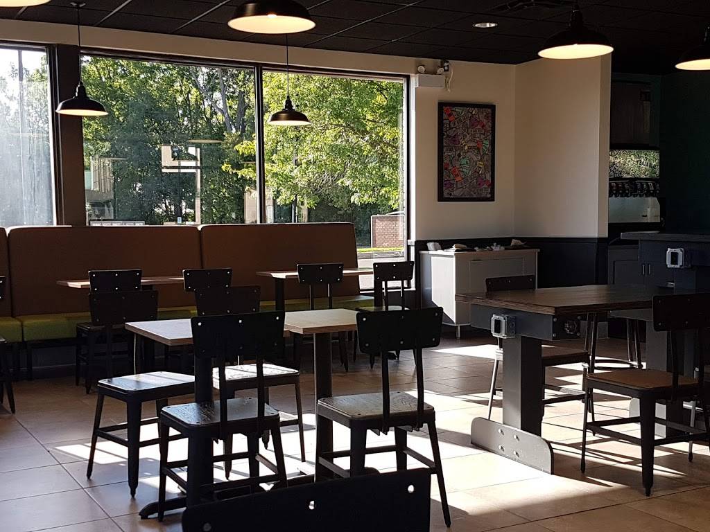 Taco Bell | meal takeaway | 656 Colborne St, Brantford, ON N3S 3P8, Canada | 5197532442 OR +1 519-753-2442