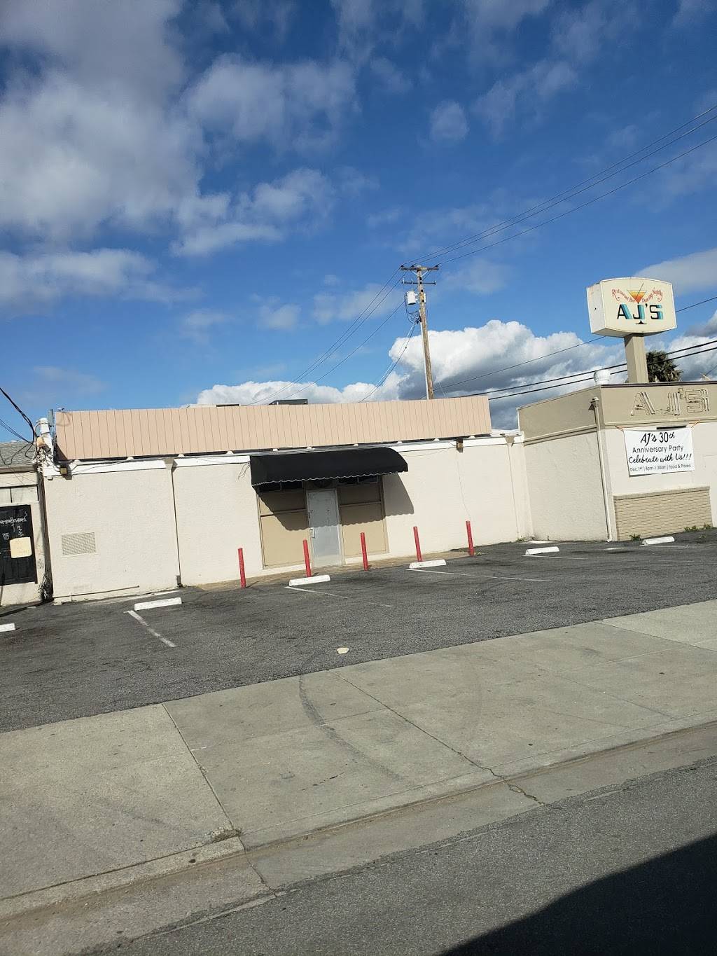 AJs Bar | night club | 393 Lincoln Ave, San Jose, CA 95126, USA | 4082923445 OR +1 408-292-3445