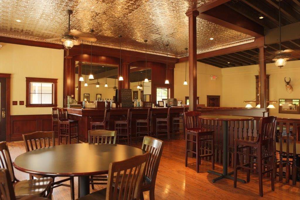 Town Hall Taproom & Restaurant | restaurant | 1401 Olive Rd, New Haven, MO 63068, USA | 5732373672 OR +1 573-237-3672