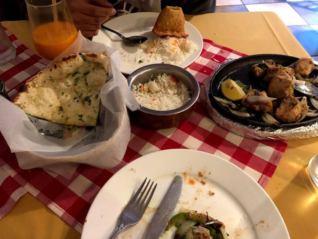 Hungry Bird | restaurant | 980 Morris Ave, Bronx, NY 10456, USA | 9178014900 OR +1 917-801-4900