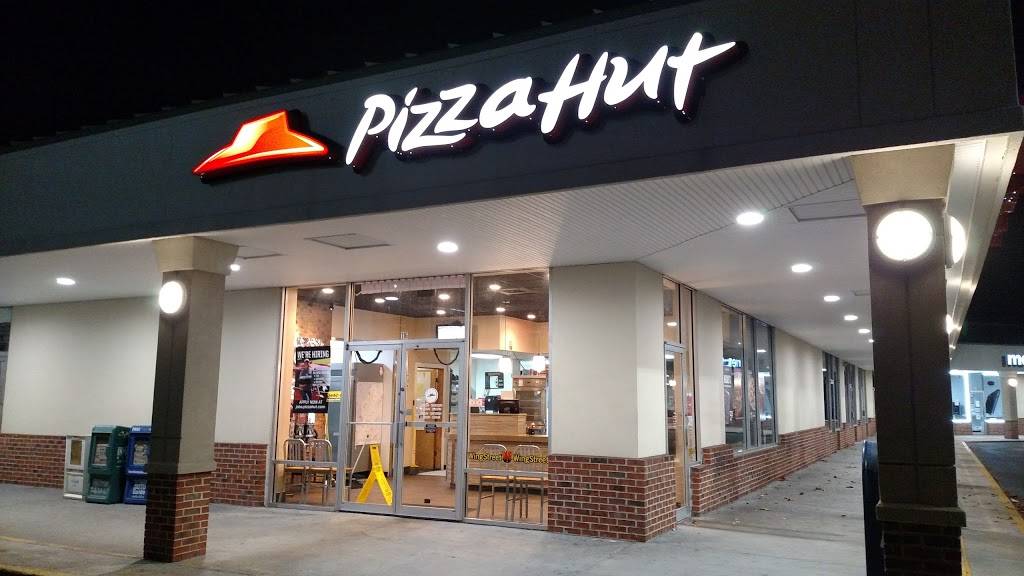 Pizza Hut | meal takeaway | 3208 Holland Road Suite 116, Virginia Beach, VA 23453, USA | 7575639999 OR +1 757-563-9999