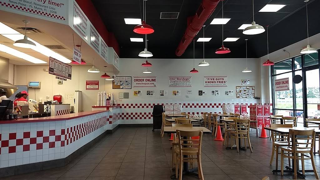 Five Guys | meal takeaway | 916 W Atlantic St, Emporia, VA 23847, USA | 4343483483 OR +1 434-348-3483