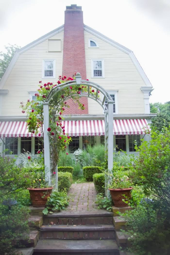 Chestnut Grille at the Bee & Thistle Inn | night club | 100 Lyme St, Old Lyme, CT 06371, USA | 8604341667 OR +1 860-434-1667