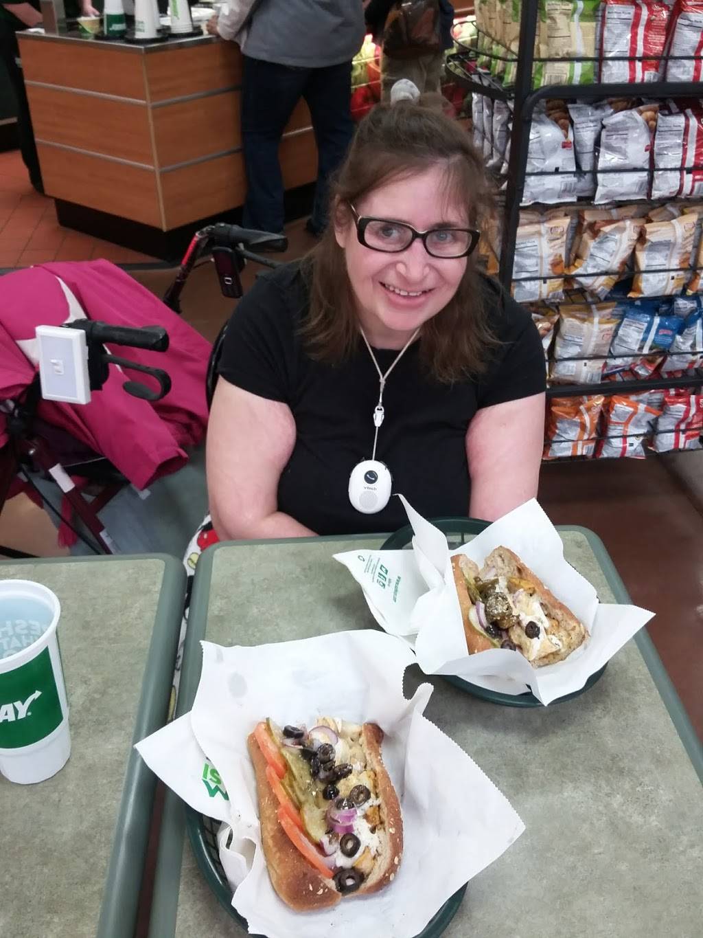 Subway | restaurant | 1601 18th Street, Silvis, IL 61282, USA | 3097960996 OR +1 309-796-0996