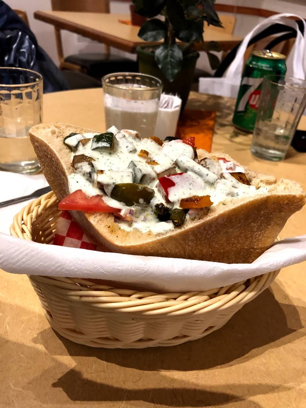 Kebaberie Limoilou Izgara | restaurant | 1238 1re Ave, Québec, QC G1L 3K9, Canada | 4185237634 OR +1 418-523-7634