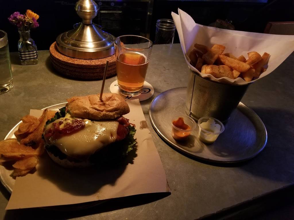 Queenstown Public House | restaurant | 1557 Columbia St, San Diego, CA 92101, USA | 6195460444 OR +1 619-546-0444