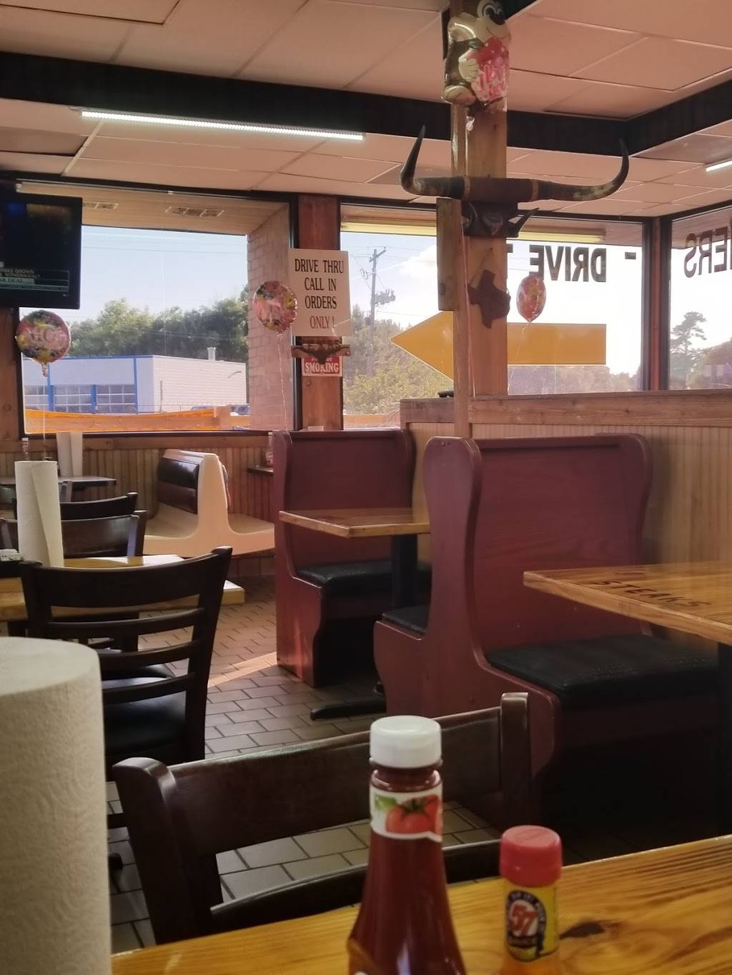 Pinehurst BBQ | restaurant | 100 Strickland Dr, Pinehurst, TX 77630, USA | 4098862223 OR +1 409-886-2223