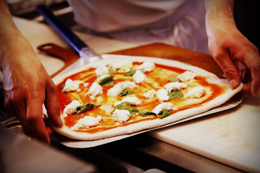 Pie Wood Fired Pizza Joint - Collingwood | restaurant | 499 First St, Collingwood, ON L9Y 1B9, Canada | 7052933900 OR +1 705-293-3900