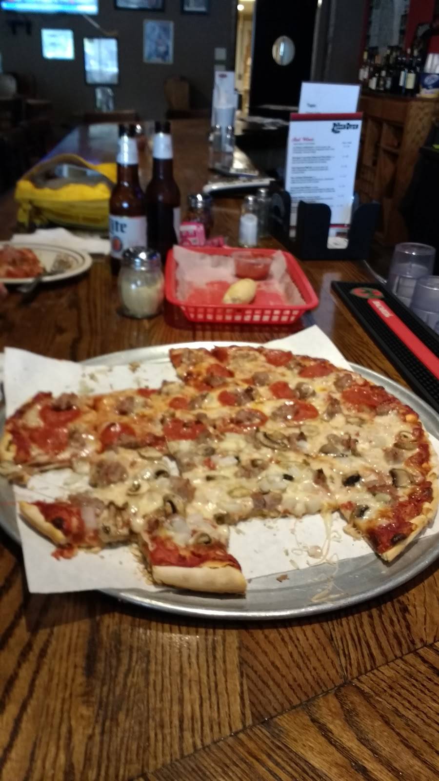 Pizza Oven | restaurant | 5417 Monona Dr, Monona, WI 53716, USA | 6082228722 OR +1 608-222-8722