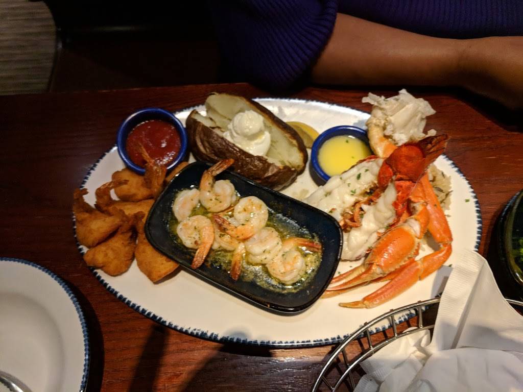 Red Lobster | restaurant | 27760 Novi Rd, Novi, MI 48377, USA | 2483498470 OR +1 248-349-8470