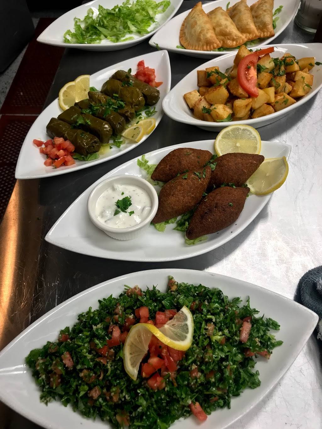 El Fishawy Cafe | restaurant | 303 El Camino Real, Tustin, CA 92780, USA | 7144862528 OR +1 714-486-2528