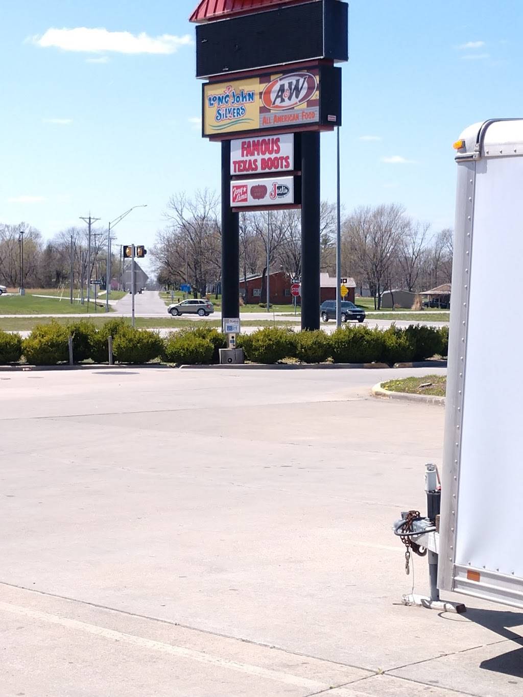 Long John Silvers | restaurant | 303 South, MO-13, Lowry City, MO 64763, USA | 4176447850 OR +1 417-644-7850