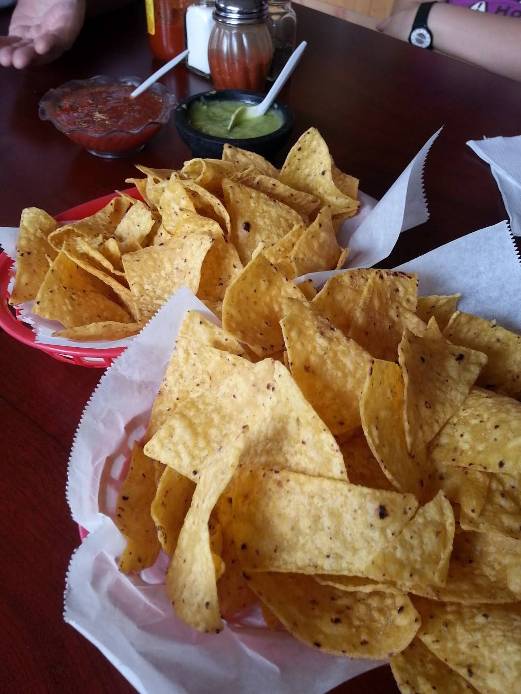 La Placita Taqueria | restaurant | 390 W Lake St, Addison, IL 60101, USA | 6305430068 OR +1 630-543-0068