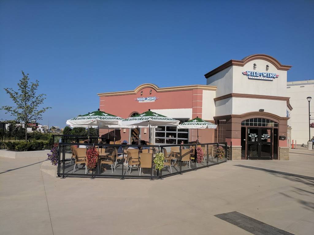 Wild Wing | restaurant | 2051 Winston Park Dr, Oakville, ON L6H 6P5, Canada | 2896442443 OR +1 289-644-2443