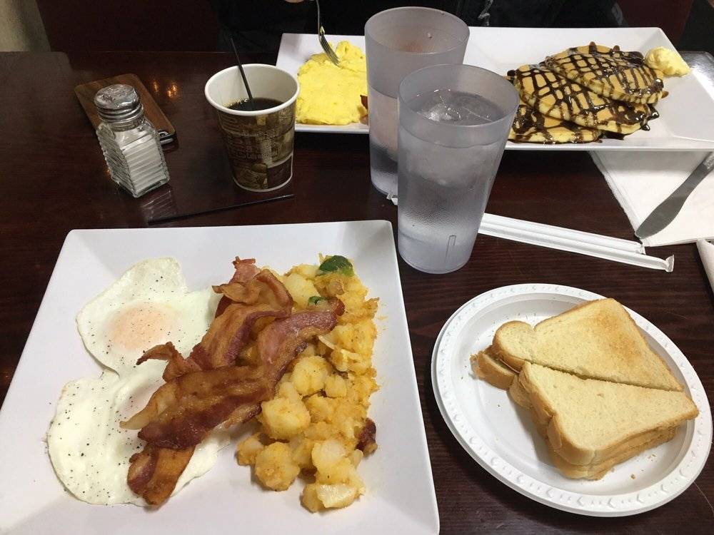 Angies Breakfast Spot | restaurant | 1637 Broadway, Brooklyn, NY 11207, USA | 7185737765 OR +1 718-573-7765