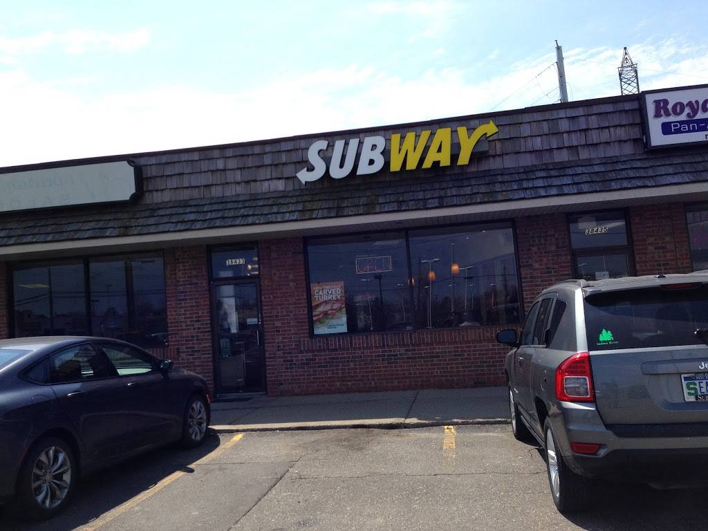 Subway Restaurants | restaurant | 38433 Grand River Ave, Farmington Hills, MI 48335, USA | 2484789777 OR +1 248-478-9777