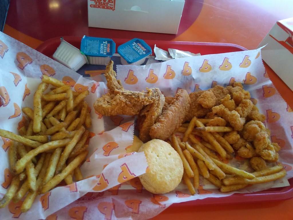 Popeyes Louisiana Kitchen | restaurant | 2901 W Florida Ave, Hemet, CA 92545, USA | 9516527513 OR +1 951-652-7513