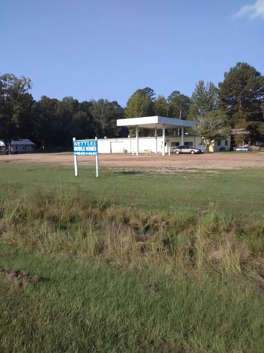 Nettles Store | restaurant | 7011 US-61 North, Woodville, MS 39669, USA | 6018886005 OR +1 601-888-6005