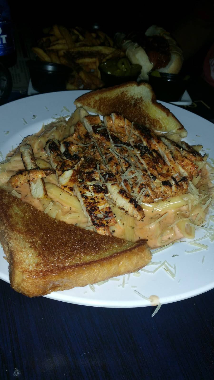 Wizards Sports Cafe | restaurant | 747 S Central Expy, Richardson, TX 75080, USA | 9722350371 OR +1 972-235-0371