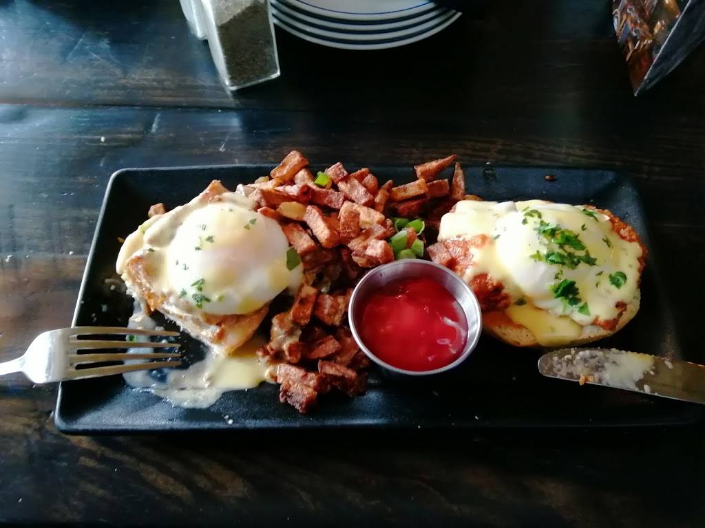 The Playwright | restaurant | 658 E Broadway, Boston, MA 02127, USA | 6172692537 OR +1 617-269-2537