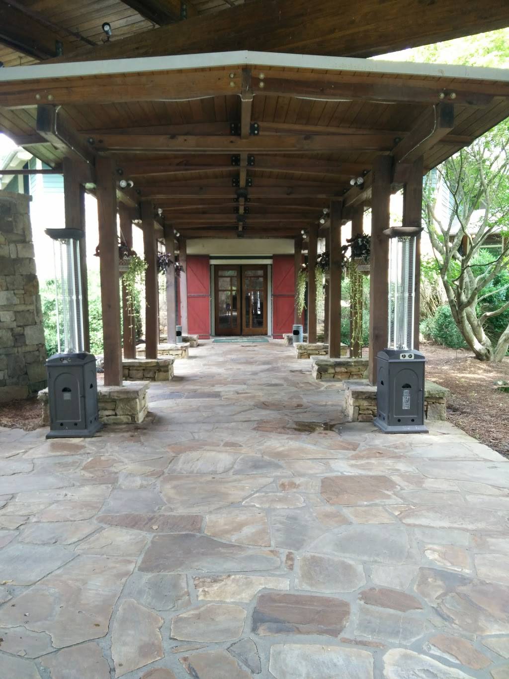 Brassies Grill | restaurant | 6321 US-76, Young Harris, GA 30582, USA | 7063799900 OR +1 706-379-9900