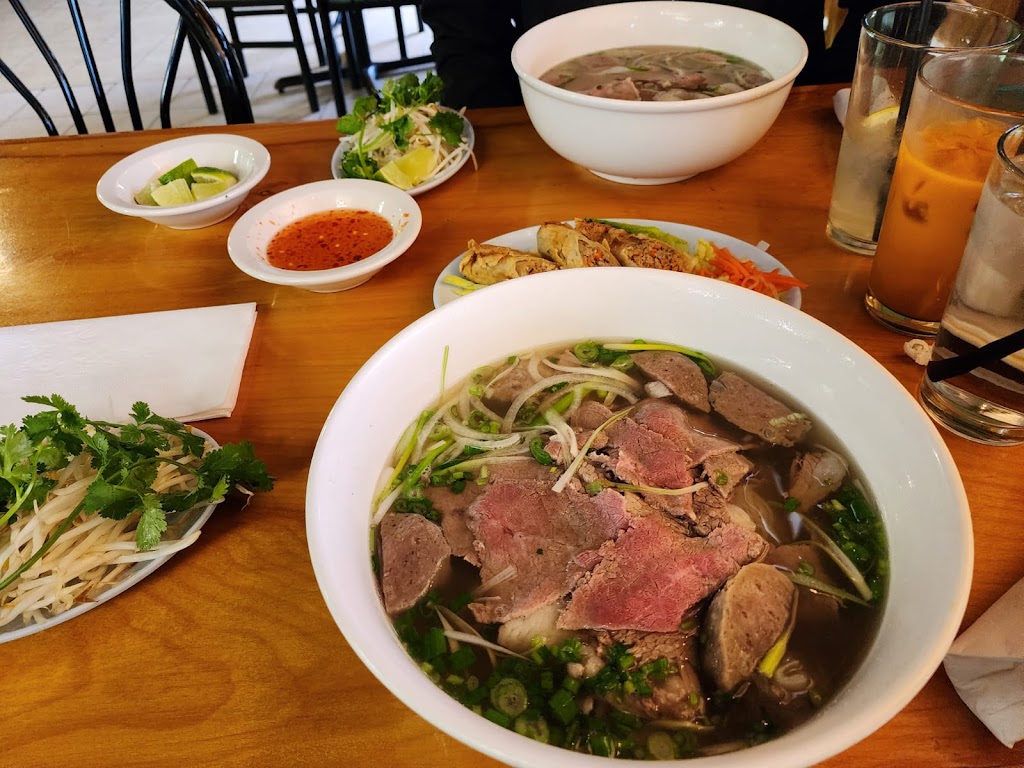 Pho House Best Noodles | restaurant | 9549 Dyer St, El Paso, TX 79924, USA | 9155190811 OR +1 915-519-0811