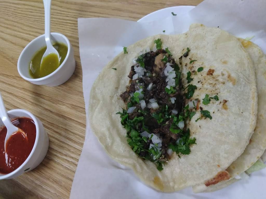 La Tapatia | restaurant | 1069 E Main St, Santa Paula, CA 93060, USA | 8059336601 OR +1 805-933-6601