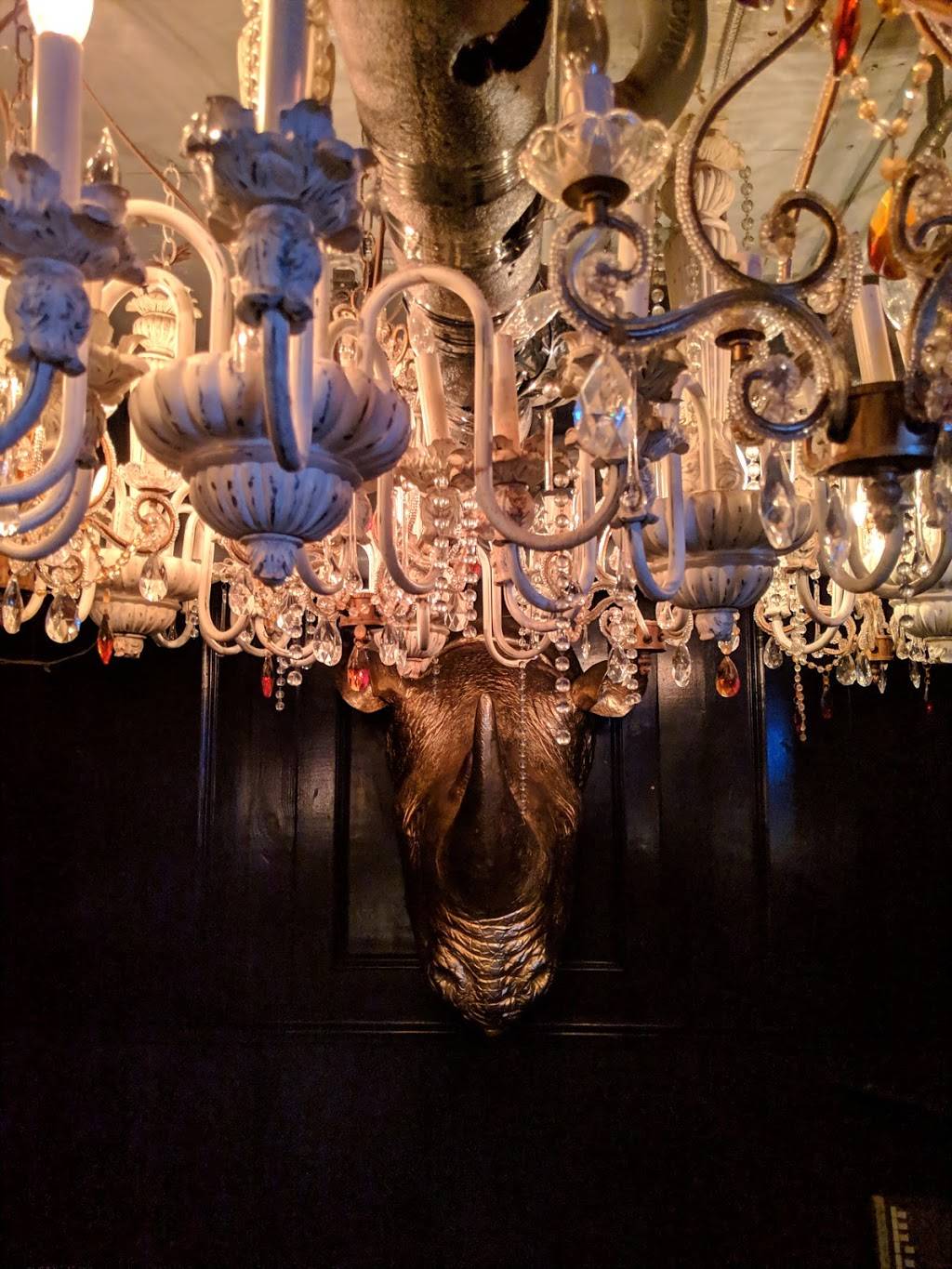 Basement Tavern | restaurant | 2640 Main St, Santa Monica, CA 90405, USA | 3103962469 OR +1 310-396-2469