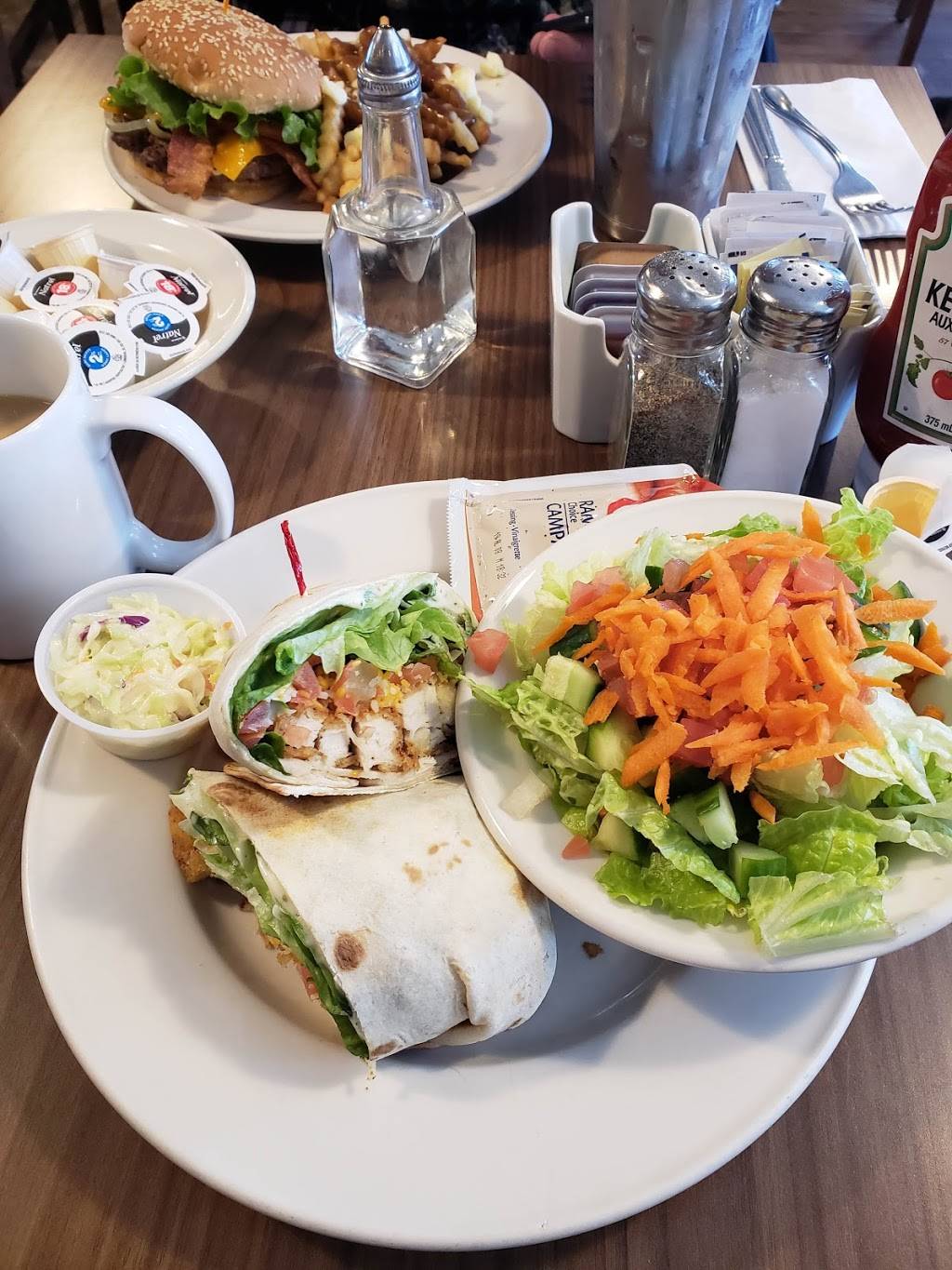 Pembroke Big Stop Restaurant | restaurant | 1751 Paul Martin Dr, Pembroke, ON K8A 6W5, Canada | 6137351066 OR +1 613-735-1066