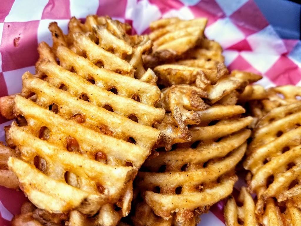 Mail Pouch Saloon | restaurant | 102 W Main St, Haskins, OH 43525, USA | 4198067616 OR +1 419-806-7616